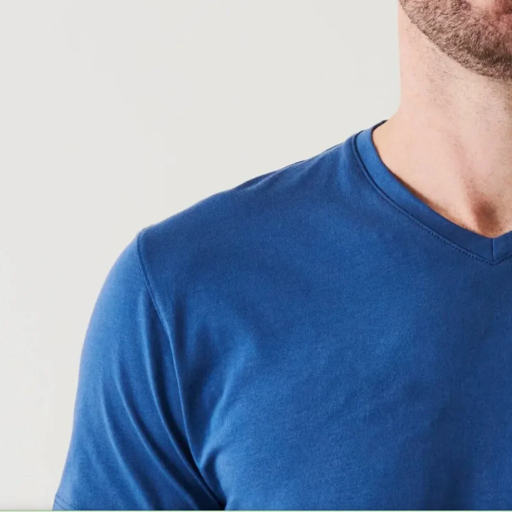 NWT MENS PIMA COTTON STRETCH V-NECK T-SHIRT - Picture 2 of 7